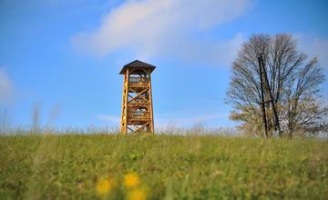 Orava: Na Modlovom na vrchu kedysi stála vojenská pozorovateľňa, dnes ho zdobí drevená rozhľadňa