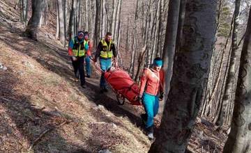 Český turista, ktorý sa pošmykol pod Suchým a poranil si nohu, potreboval pomoc horských záchranárov 