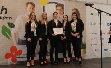 Študentky z Námestova sa s maturitným šlabikárom a edukačnou hrou umiestnili na Veľtrhu podnikateľských talentov