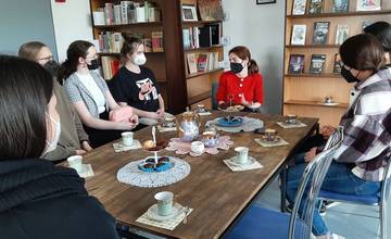 Mestská knižnica v Žiline pozýva na literárne stretnutia pri čaji. Každý mesiac budú venované inému žánru