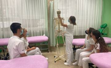 Na Strednej zdravotníckej škole v Žiline tento rok otvoria nové večerné štúdium v odbore masér