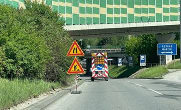 AKTUÁLNE: Prejazd na ceste I/64 od Rajca na Bratislavu je obmedzený. Obchádzka vedie cez žilinský Rondel
