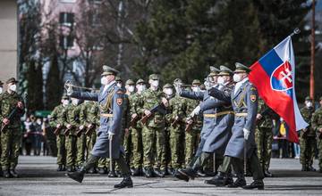 V Martine zložilo prísahu takmer 200 nových profesionálnych vojakov, vyše štvrtinu z nich tvoria ženy 
