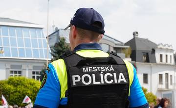 V herni v centre Žiliny sa pobili traja zákazníci, privolaná hliadka zadržala muža v pátraní