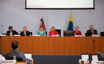 ŽSK dosiahol za minulý rok prebytok 16 miliónov. Na zasadnutí rokoval o investíciách v doprave, zdravotníctve aj kultúre