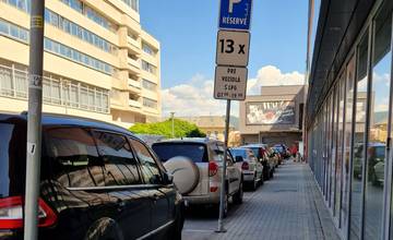 Vodiči nerešpektujú vyhradené LPG parkovisko pri Auparku, viac ako desatina všetkých priestupkov je z tejto ulice