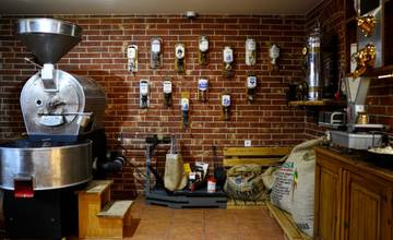 V oravskom Múzeu kávy sprístupnili expozíciu, ktorá mapuje obchodovanie s kávou