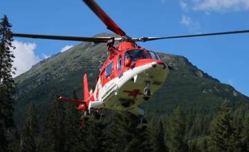 Horskí záchranári vykonali tri záchranné akcie vo Vysokých Tatrách, po zranených musel prísť vrtuľník 