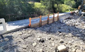 Po rozsiahlych opravách cesty vedúcej z Oravy do Žiliny začali v Zázrivej rekonštruovať aj most