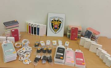 Finančná správa zasahovala počas akcie „Jablko“ aj v Žiline, v podozrivých prevádzkach zadržali 532 falzifikátov