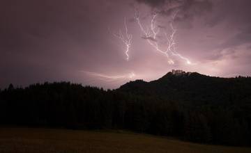 Prinášame vám niekoľko užitočných rád, ako sa zachovať počas búrky v horách
