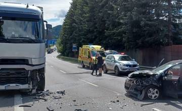 Opitý vodič s dvomi promile v Dolnom Kubíne prešiel do protismeru, kde narazil do nákladného vozidla