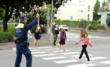 Žilina sa opäť zaplní školákmi, počas prvého dňa budú na kritické priechody dohliadať mestskí policajti