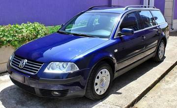 Na žilinskom sídlisku Vlčince cez víkend ukradli modrý Volkswagen Passat, na prípad upozornila HAKA