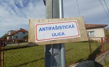Na pamätný deň obetí holokaustu sa Ulica Dr. Jozefa Tisu symbolicky premenovala na Antifašistickú ulicu