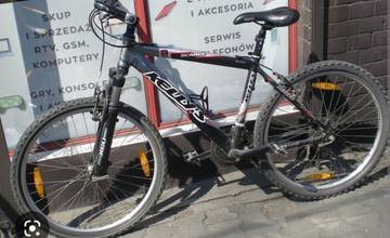 Zlodeji ukradli ďalší bicykel v centre Žiliny na Hlinkovom námestí, majiteľka prosí o pomoc pri pátraní