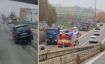 Na ceste pod Rondlom v smere na Bratislavu došlo k dvom dopravným nehodám