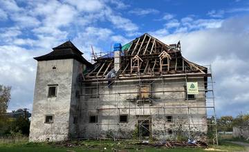 Nový vlastník vzácneho kaštieľa v Necpaloch inicioval obnovu tohto poškodeného historického objektu