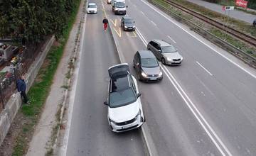 Na žilinskom okruhu došlo k ďalšej nehode, pri ktorej auto vybehlo na dočasné zvodidlá