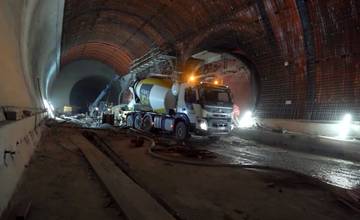 VIDEO: Detailnejší pohľad na stavbu diaľnice D1 pri Žiline, v tuneli zabetónovali 457 klenieb z celkových 477