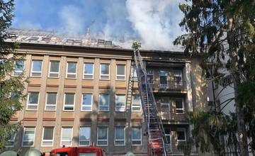Vojenská nemocnica v Ružomberku spúšťa rekonštrukciu chirurgického pavilónu po minuloročnom požiari