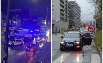 Muž po nehode v centre Žiliny uviazol pod autobusom, o hodinu neskôr zrazilo ženu na Vlčincoch auto