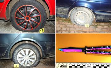 Na Orave mal 22-ročný muž nožom prepichnúť pneumatiky na 17 autách, skončil v rukách polície