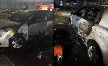 Na žilinskom sídlisku Solinky horeli dva kontajnery, oheň poškodil aj vozidlo zaparkované v ich blízkosti
