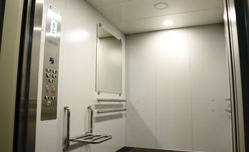 V žilinskej nemocnici inštalujú ďalšie nové výťahy, investícia si vyžiadala 115-tisíc eur