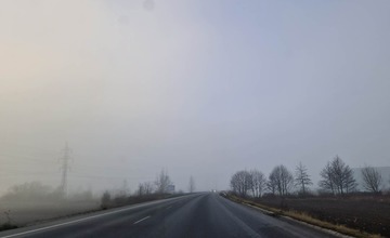Začiatok týždňa budú v Žilinskom kraji sprevádzať hmly, motoristi by mali používať správne osvetlenie