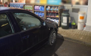 Opitý vodič nabúral do tovaru na čerpacej stanici v Žiline, nafúkal 2,5 promile
