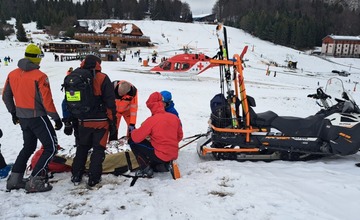 VIDEO: Snowboardista si na Malinom Brde zranil chrbticu, odviezol ho vrtuľník zo Žiliny