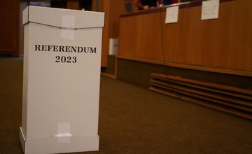 Referendum nie je platné, svoj hlas odovzdalo do volebných schránok necelých 28 percent voličov