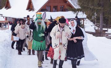 Fašiangy v skanzene vo Vychylovke prinesú tradičný sprievod masiek, zabíjačkové špeciality aj folklór
