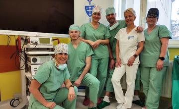 FOTO: Žilinská nemocnica má nový prístroj na šetrnú operáciu chrbtice za 363-tisíc eur