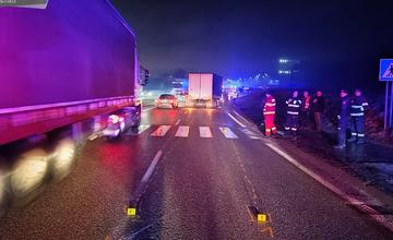V utorok večer došlo pred Žilinou k tragickej nehode, vodič kamióna zrazil na priechode chodca