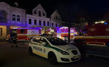 FOTO a VIDEO: Na Mariánskom námestí v Žiline vypukol požiar pivnice v jednej z reštaurácií