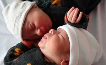 Vo februári sa v žilinskej nemocnici narodili až štyri páry dvojičiek, najčastejšie mená boli Filip či Tereza