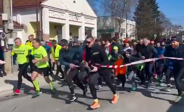 VIDEO: Na Kysuciach bežci vyzbierali 5 388 eur pre ročnú Elis s vážnymi diagnózami
