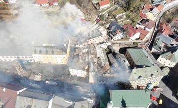 FOTO: Historické centrum Banskej Štiavnice zachvátil ničivý požiar, Ružomberok vyjadril mestu podporu