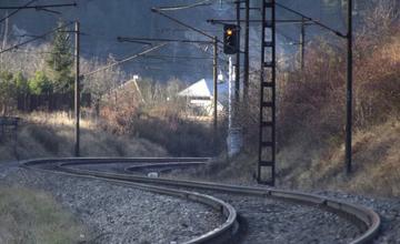 Vlaky medzi Žilinou a štátnou hranicou na Kysuciach nepremávajú, dôvodom je porucha na koľaji