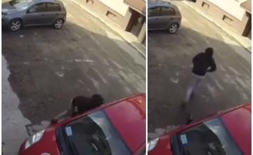 VIDEO: Krádež v Čadci trvala len pár sekúnd. Zlodej z auta zobral box s peniazmi a dokladmi