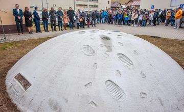 Stopy na Mesiaci vo Vysokej nad Kysucou pripomínajú húževnatosť potomka vysťahovalcov z Kysúc