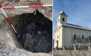 Pod starou dlažbou kostola pri Bytči odkryli studňu, ktorá sa dlhé roky ukrývala pred ľudským zrakom