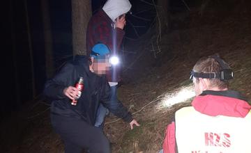 Českí turisti nepoznali trasu a v tme zišli z chodníka, do Jasnej ich odprevadili záchranári