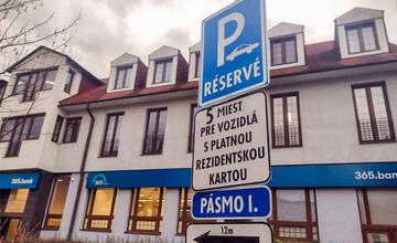 Poslanec Čepec informuje o parkovaní v Žiline, mesto ho nepokladá za oficiálny zdroj