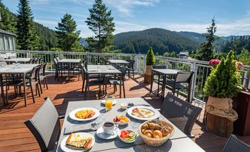 Pokoj, wellness a jarné Beskydy: Predĺžte si májové víkendy v Spa hoteli Lanterna