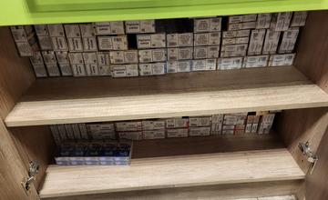 Úspešnú kontrolu prevádzky na Liptove pokazili balenia cigariet s neplatnou kontrolnou známkou