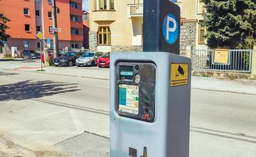 V Žiline dočasne ostanú staré parkovacie automaty, mesto ich chce odkúpiť za desaťtisíce eur