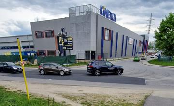 Mesto vypočulo prosby Žilinčanov. Na križovatke Kamenná a Bánovská vystriedal prepadliny nový asfalt